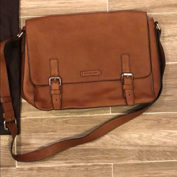 Michael Kors men’s Brown Leather messenger bag - Picture 1 of 6